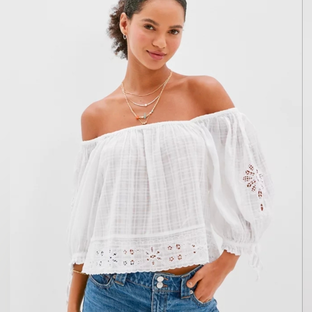 American Eagle White Off-Shoulder Puff Sleeve Eyelet Blouse White Cotton, size S
